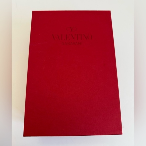 Valentino Garavani Brown Leather Caged Rockstud thong kitten heel sandals EU 38 - Picture 10 of 10